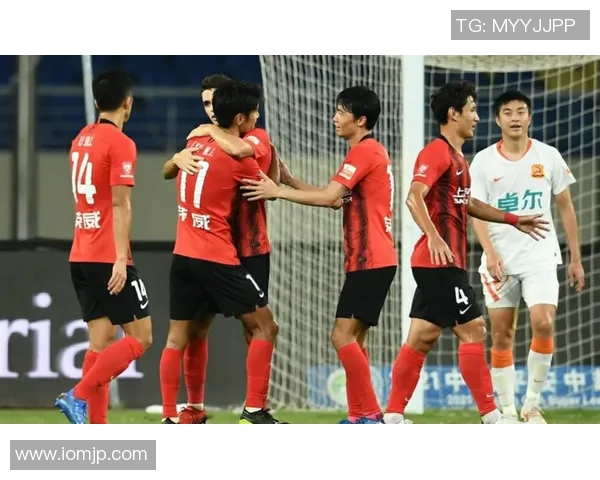 西安篮球队意识争议引发热议球迷对战术选择和团队配合的不同看法